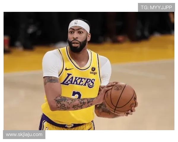 安东尼戴维斯统领内线攻防两端展现全面统治力 安东尼戴维斯统领内线攻防两端展现全面统治力