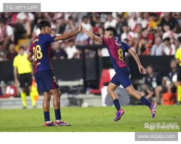 哈维领衔指挥巴萨新时代崛起 球场智慧与战术革新引领辉煌未来