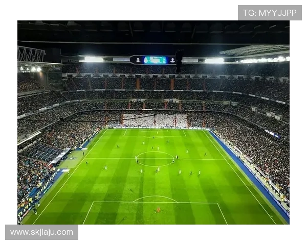 足球盛宴：从绿茵场到全球舞台，探讨现代足球的演变与未来趋势