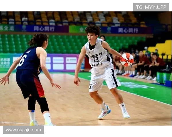 重庆篮球队在全运会积分榜上以82分稳居第一名引发关注