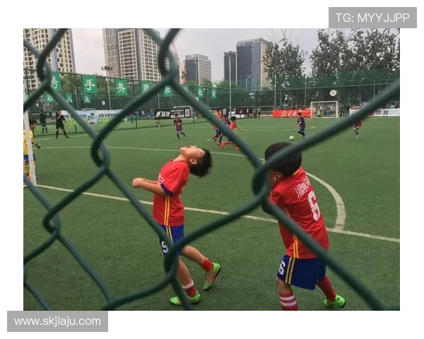 ADO海牙与北京北控的激烈对决展现足球魅力与团队精神的巅峰对抗
