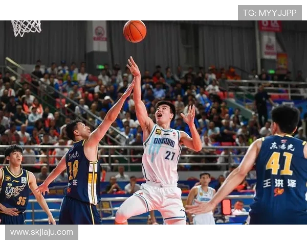 CBA精彩回放广东队对阵青岛队的激烈比赛全程回顾与分析